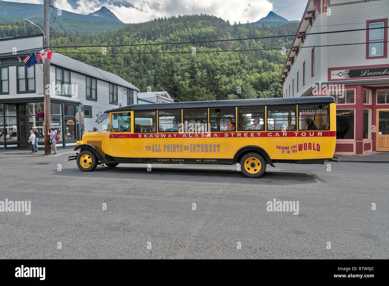 Skagway en Alaska rue voiture, tour, Klondike Gold Rush National Historical Park, États-Unis Banque D'Images