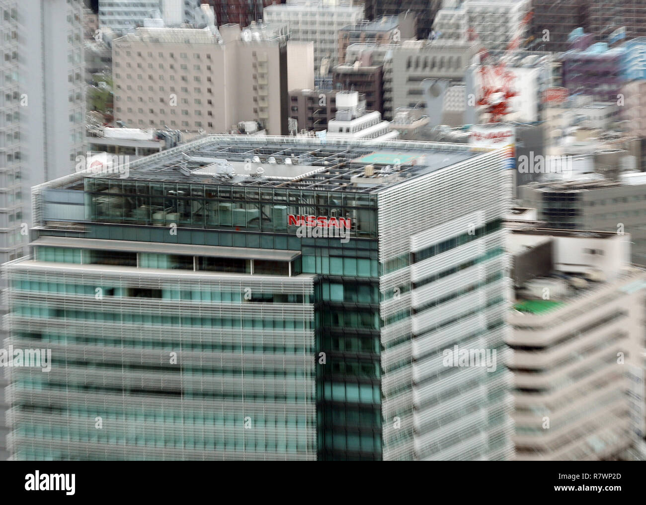 Le mardi. Dec 11, 2018. 11 décembre 2018, Yokohama, Japon - Japon Nissan Motor géant automobile de l'administration centrale se trouve dans la banlieue de Tokyo, Yokohama, le mardi 11 décembre 2018. Ancien président de Nissan Carlos Ghosn, son aide Greg Kelly et Nissan Motor ont été inculpées par les procureurs de Tokyo le 10 décembre de faux rapports de sécurité de l'entreprise. Credit : Yoshio Tsunoda/AFLO/Alamy Live News Banque D'Images