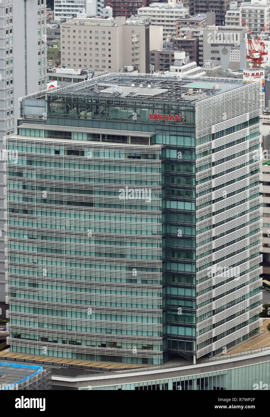 Le mardi. Dec 11, 2018. 11 décembre 2018, Yokohama, Japon - Japon Nissan Motor géant automobile de l'administration centrale se trouve dans la banlieue de Tokyo, Yokohama, le mardi 11 décembre 2018. Ancien président de Nissan Carlos Ghosn, son aide Greg Kelly et Nissan Motor ont été inculpées par les procureurs de Tokyo le 10 décembre de faux rapports de sécurité de l'entreprise. Credit : Yoshio Tsunoda/AFLO/Alamy Live News Banque D'Images