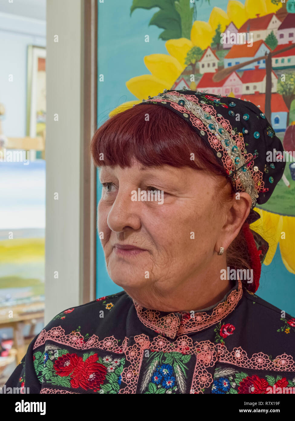 Minorité Slowakian Veresky, peintre naïf Zuzana, Kovacica,, en Voïvodine, Serbie, Europe Banque D'Images
