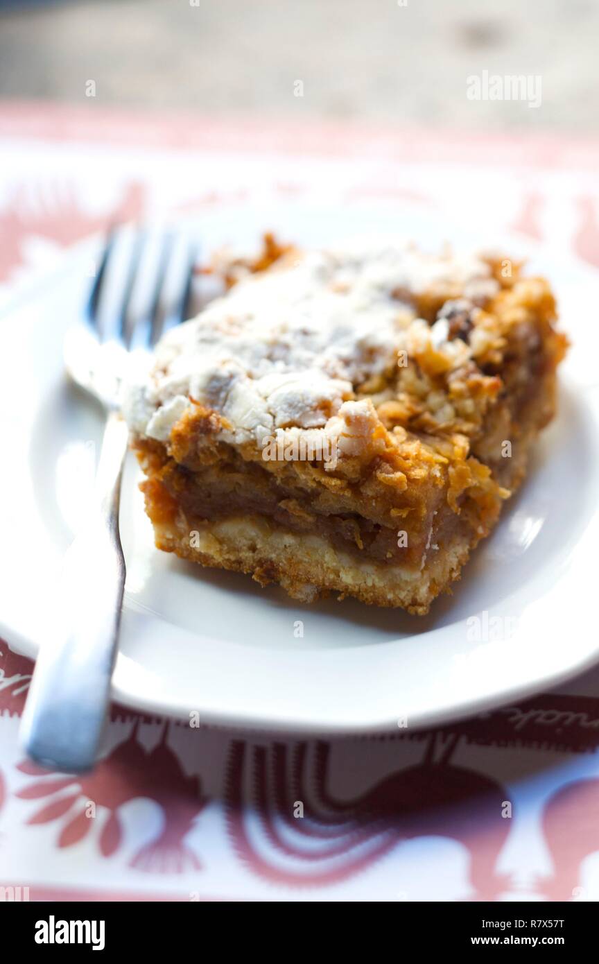 Canada, Québec, Montréal, le gâteau aux pommes de Stash Cafe Restaurant polonais Banque D'Images