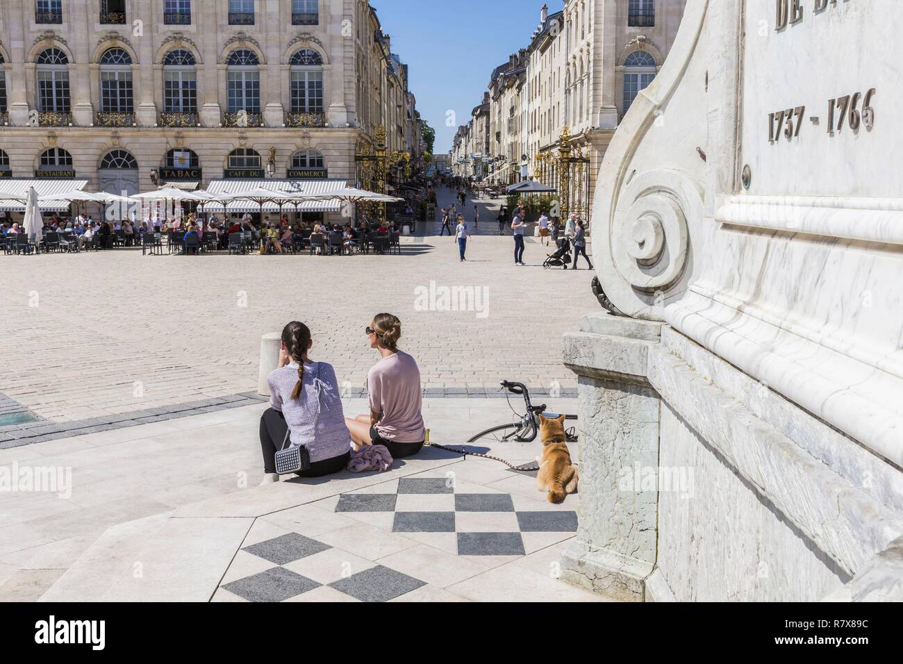 France, Meurthe et Moselle, Nancy, Place Stanislas avec le piédestal de la statue ou de l'ancien palais royal classé au Patrimoine Mondial par l'UNESCO construit par Stanislas Leszczynski, roi de Pologne et dernier duc de Lorraine au 18e siècle Banque D'Images