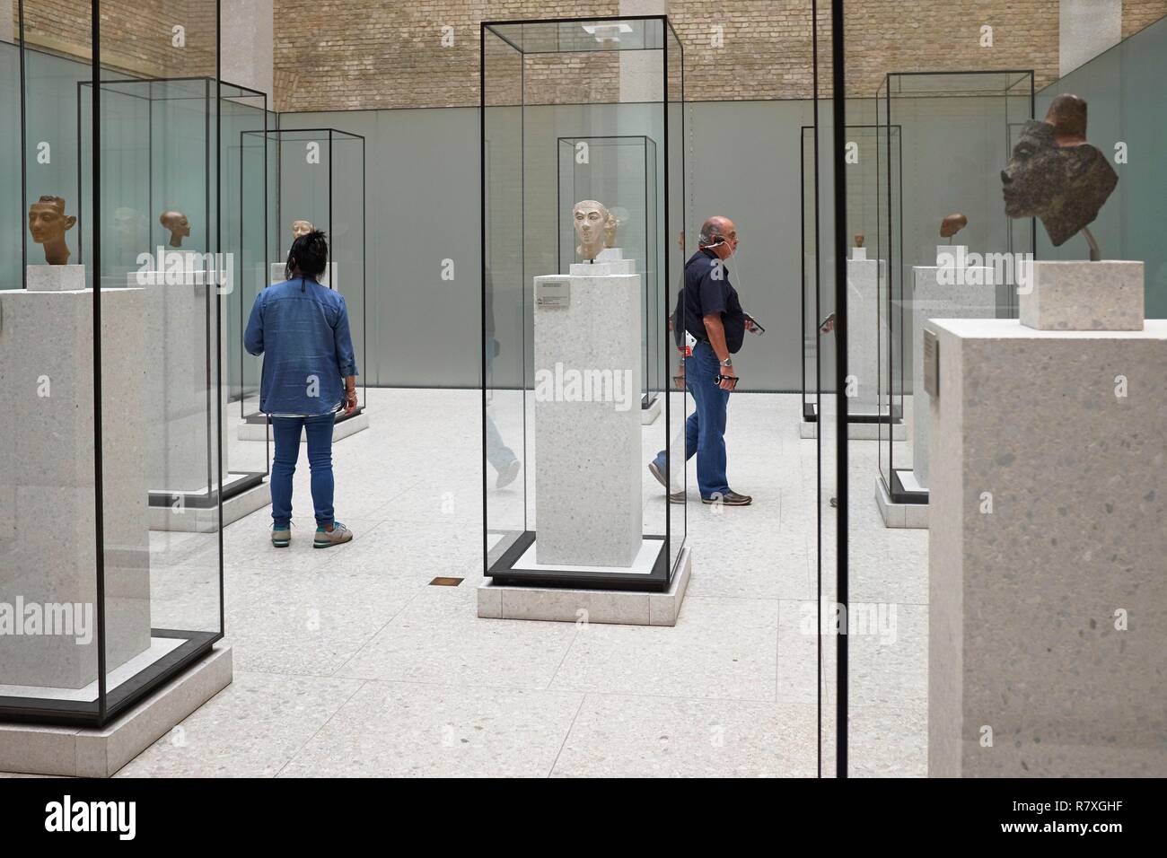 Allemagne, Berlin, l'île aux musées, classée au Patrimoine Mondial de l'UNESCO, le Neues Museum, musée conçu par Friedrich August Stuler et inauguré en 1855 mais a rouvert ses portes en 2009 après la rénovation réalisé par l'architecte britannique David Chipperfield, Chambre Amarnien Banque D'Images