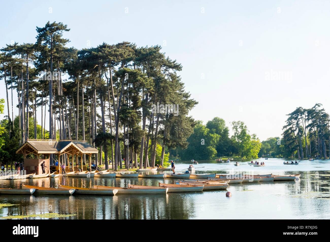 France, Paris, Bois de Boulogne, Lac, chalet de location de bateau Banque D'Images