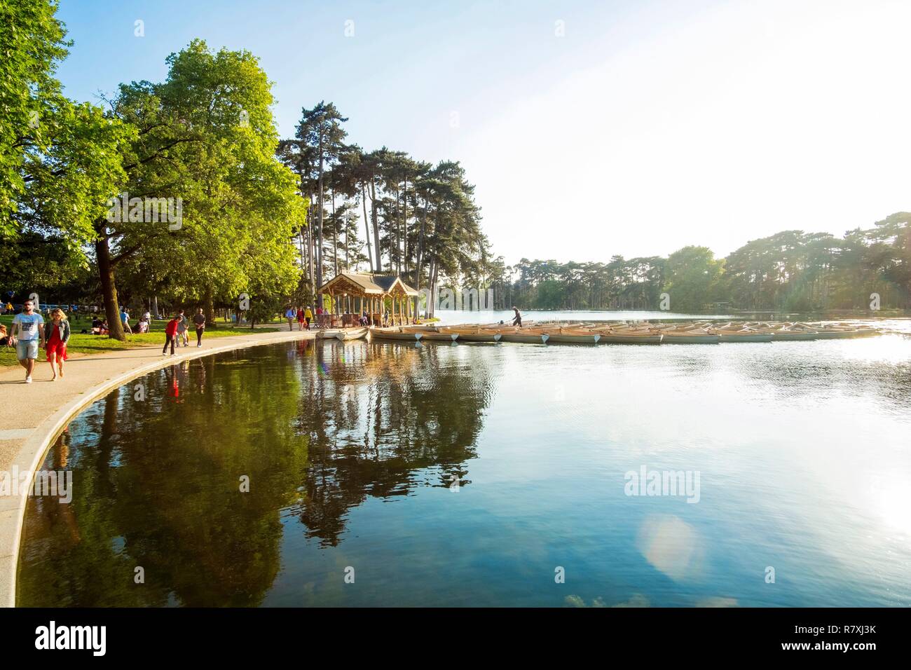 France, Paris, Bois de Boulogne, Lac, chalet de location de bateau Banque D'Images