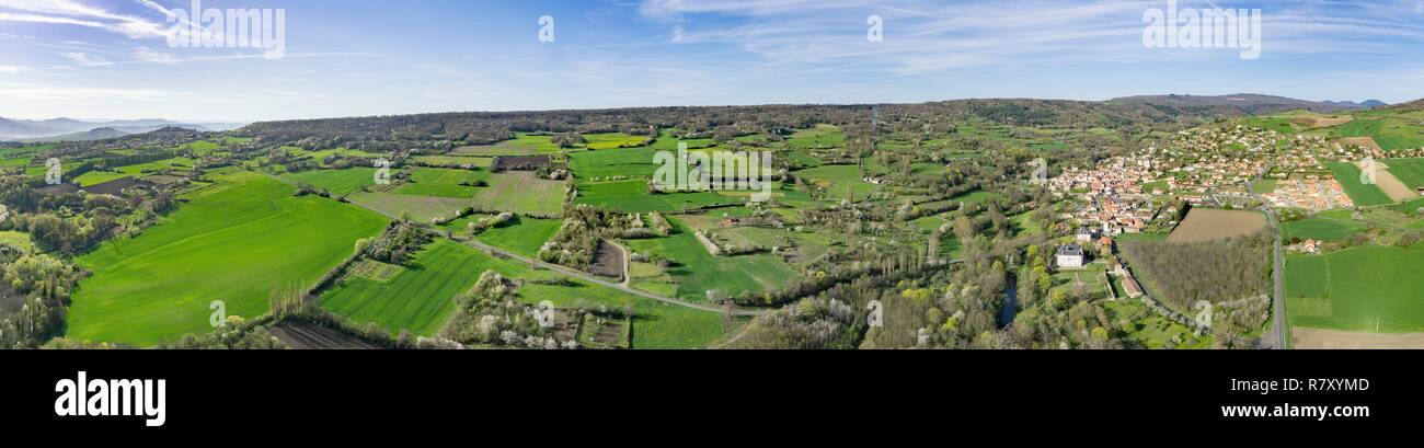 France, Puy de Dome, zone classée au Patrimoine Mondial de l'UNESCO, Jussat, la Montagne de la Serre, coulée de 10km de long (vue aérienne) Banque D'Images