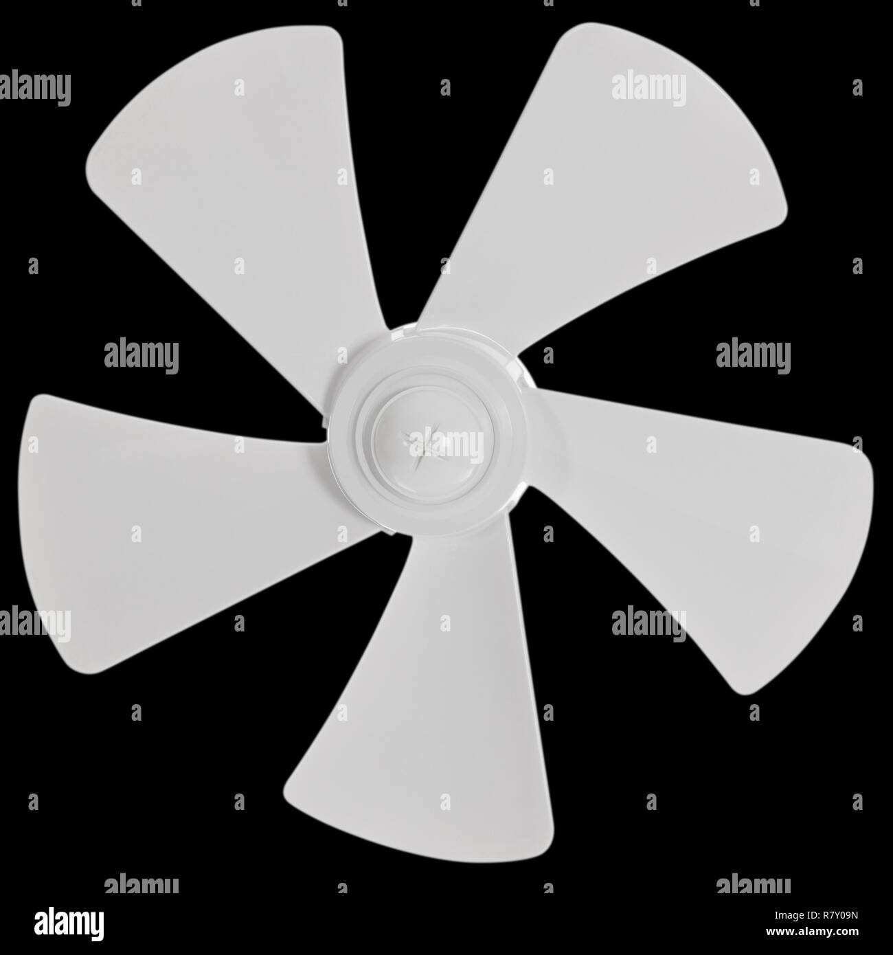 L'hélice du ventilateur, isolé sur fond noir, avec chemin de détourage Banque D'Images