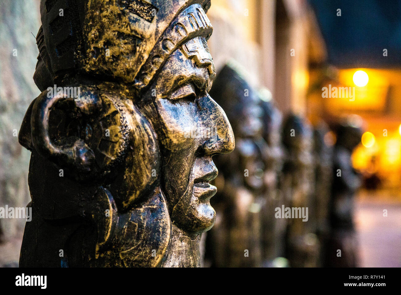 Sculpture d'un homme à l'Inca de la place principale, Plaza Ollantaytambo, Vallée Sacrée, Pérou Banque D'Images