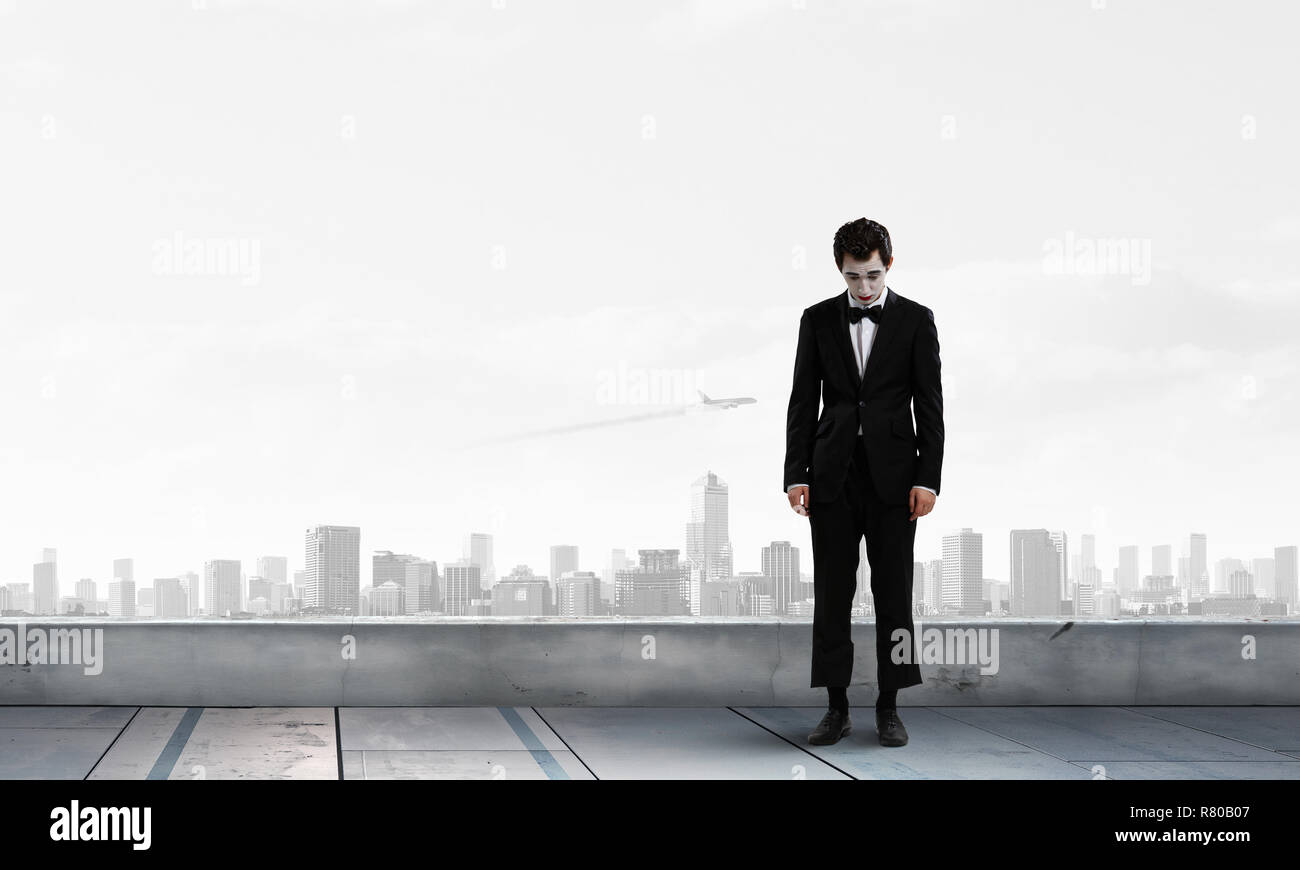 Jeune homme mime. Technique mixte Banque D'Images