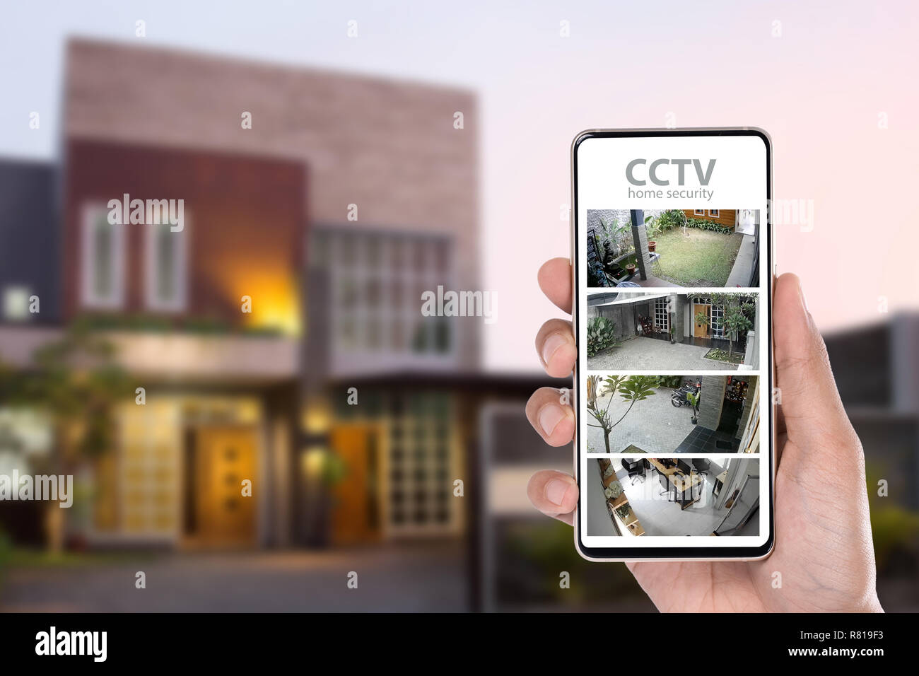 Cctv surveillance via téléphone mobile app Photo Stock - Alamy