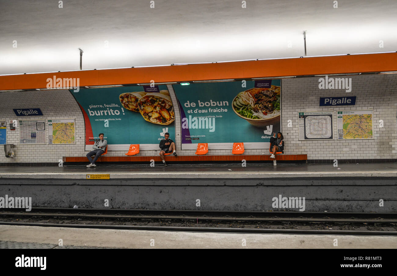 Paris, France - Oct 1, 2018. La station de métro à Paris, France. C'est le deuxième système de métro en Europe, après la Moscou. Banque D'Images