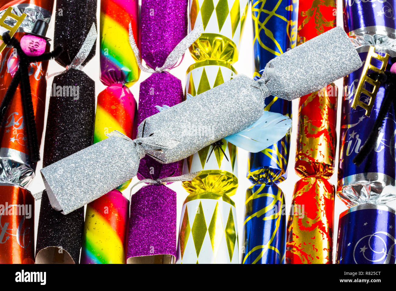 Les biscuits de Noël, party poppers Banque D'Images