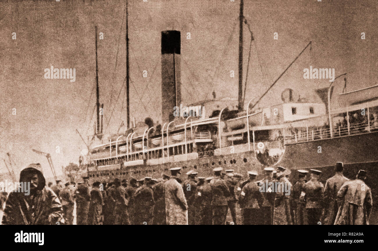 Les troupes de la Force expéditionnaire britannique arrivant à Boulogne, sur la côte française le 17 août 1914, après le déclenchement de la Première Guerre mondiale. Banque D'Images