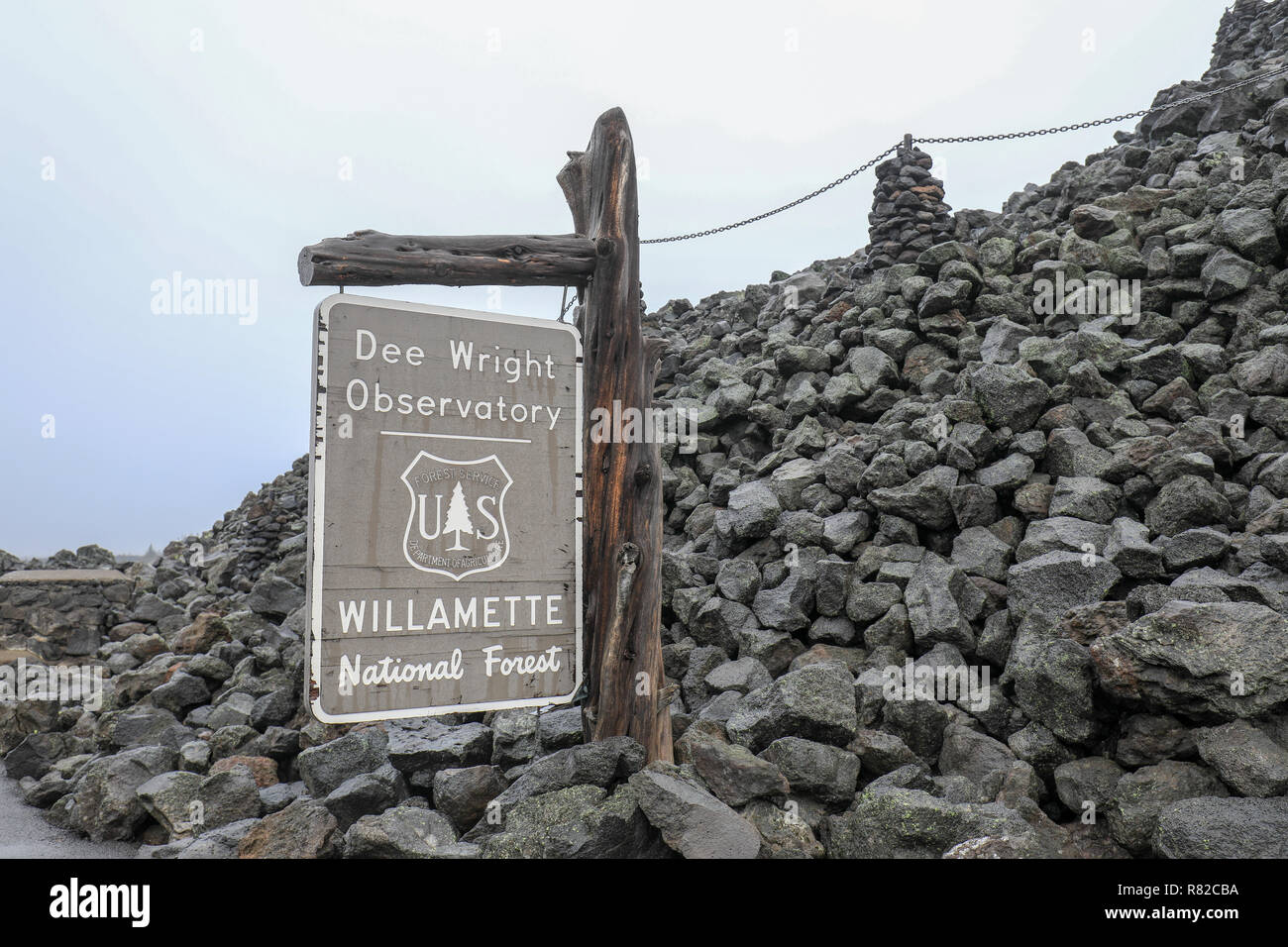 Comté de Deschutes, Oregon - Oct 29, 2018 : Dee Wright, l'Observatoire de la forêt nationale de Willamette, Observatoire dans le comté de Deschutes, Oregon, United stat Banque D'Images