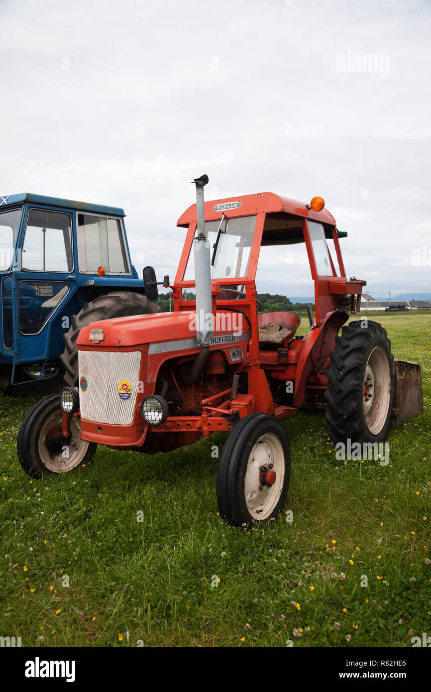 4/25 Nufflield au tracteur tracteur vintage fayre, Cardross, Argyll, Scotland Banque D'Images