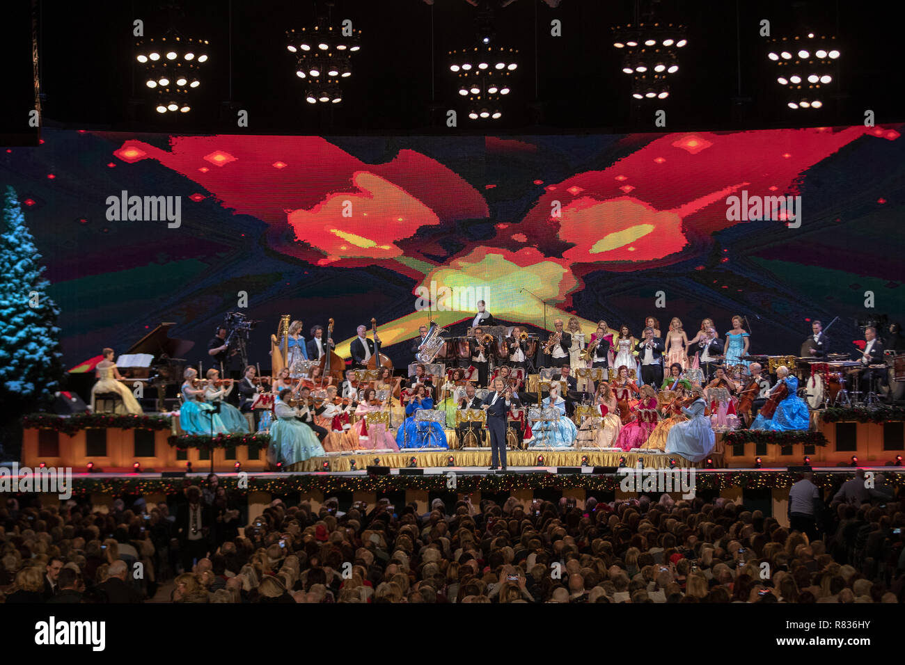 Londres, Angleterre. 12 décembre 2018, (COUVERTURE EXCLUSIVE) André Rieu fonctionne à Londres - Wembley-l'ETI Arena ,Angleterre, Crédit : Jason Richardson/Alamy Live News Banque D'Images