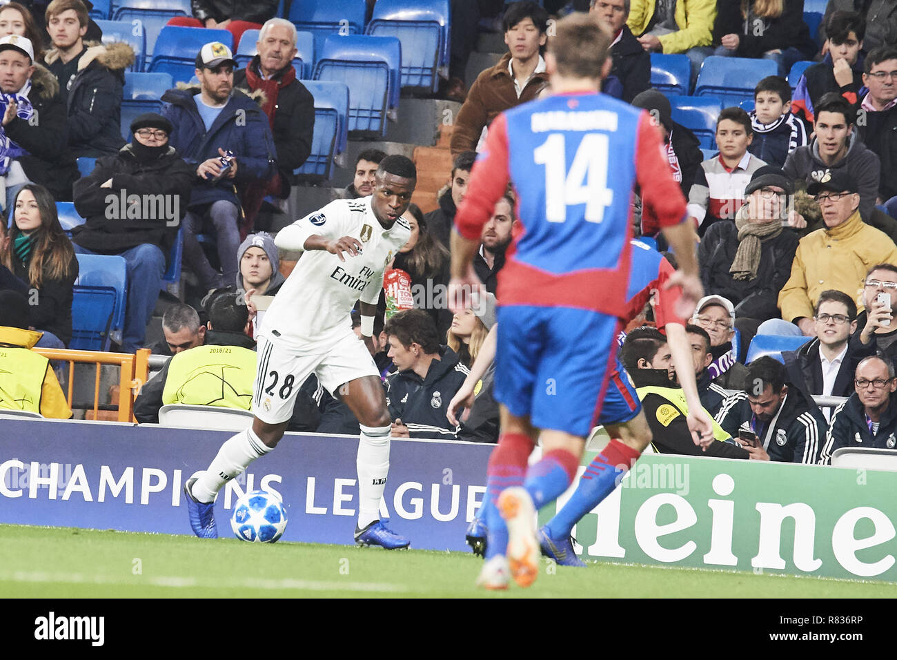 Madrid, Espagne. Dec 12, 2018. Vinicius (Junior avant ; Real Madrid) en action au cours de l'UEFA Champions League entre le Real Madrid et le CSKA Moscva à Santiago Bernabeu le 12 décembre 2018 à Madrid, Espagne Crédit : Jack Abuin/ZUMA/Alamy Fil Live News Banque D'Images