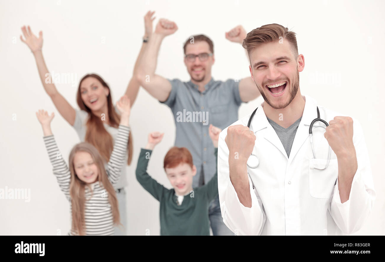 Famille heureuse avec leur médecin de famille Banque D'Images