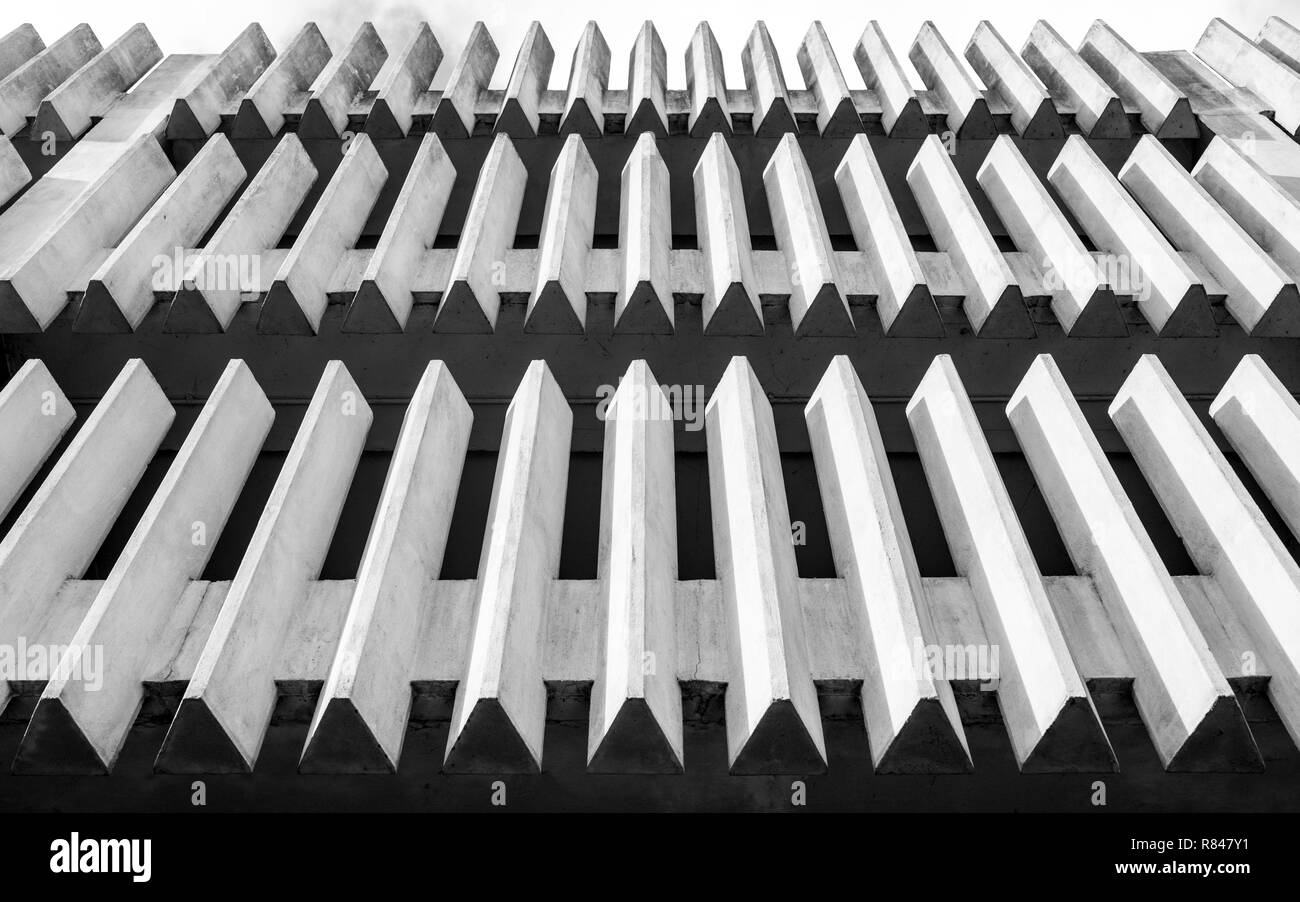 Abstrait architecture extérieur béton minimal en noir et blanc Banque D'Images