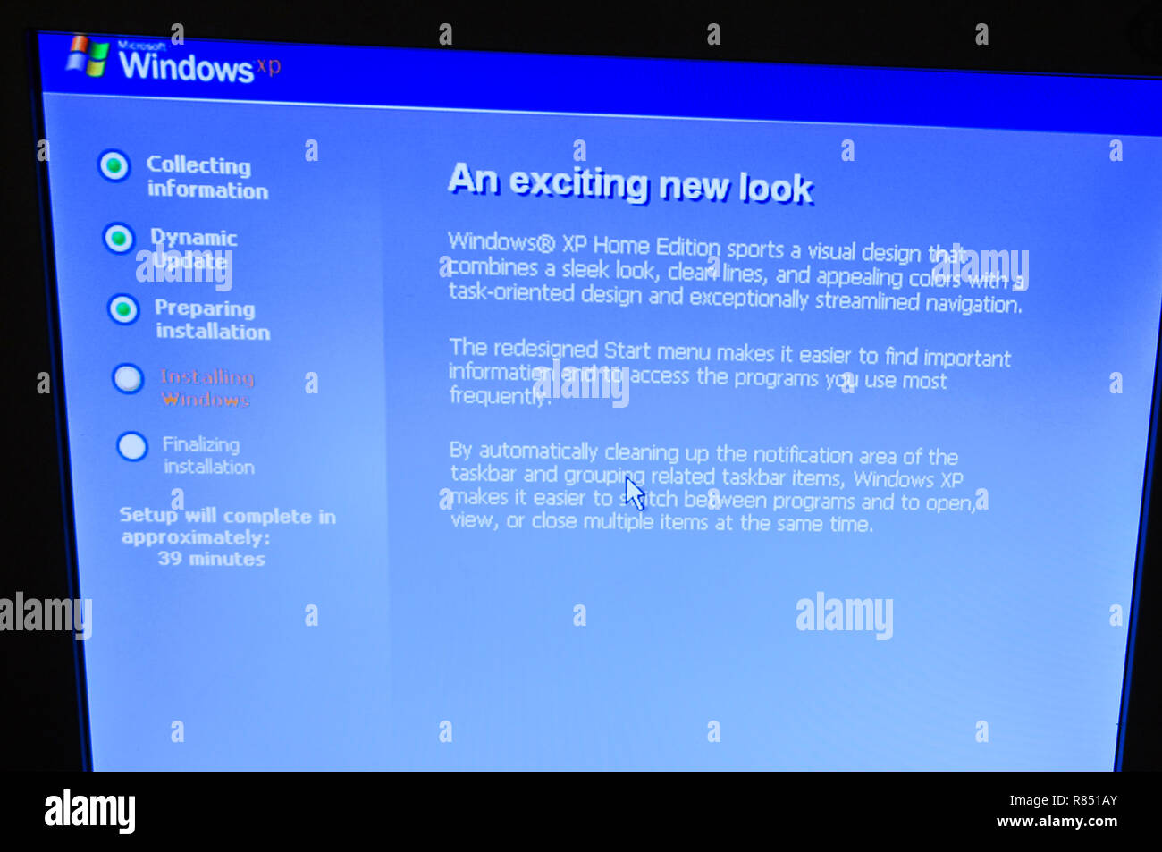L'écran d'installation de Microsoft Windows XP. Windows XP Home Edition sur l'installation d'une unité d'affichage vidéo d'un ordinateur personnel. Écran de PC Banque D'Images