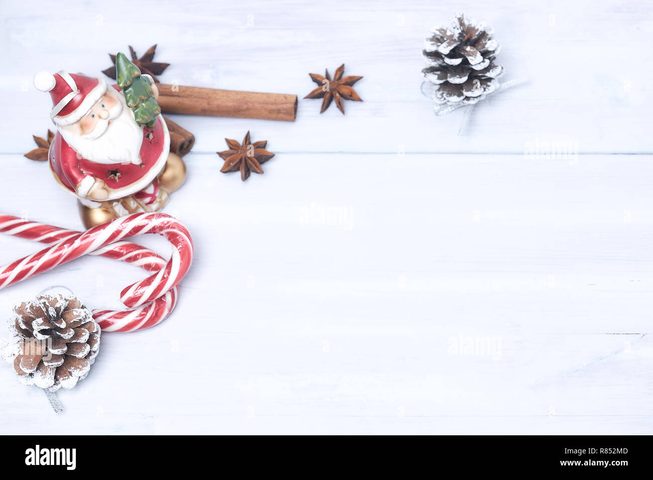 Fond de Noël et décoration de Noël. Décoration de Noël pour les cartes. La tonalité de l'image. Beaucoup d'espace pour copier du texte. Banque D'Images