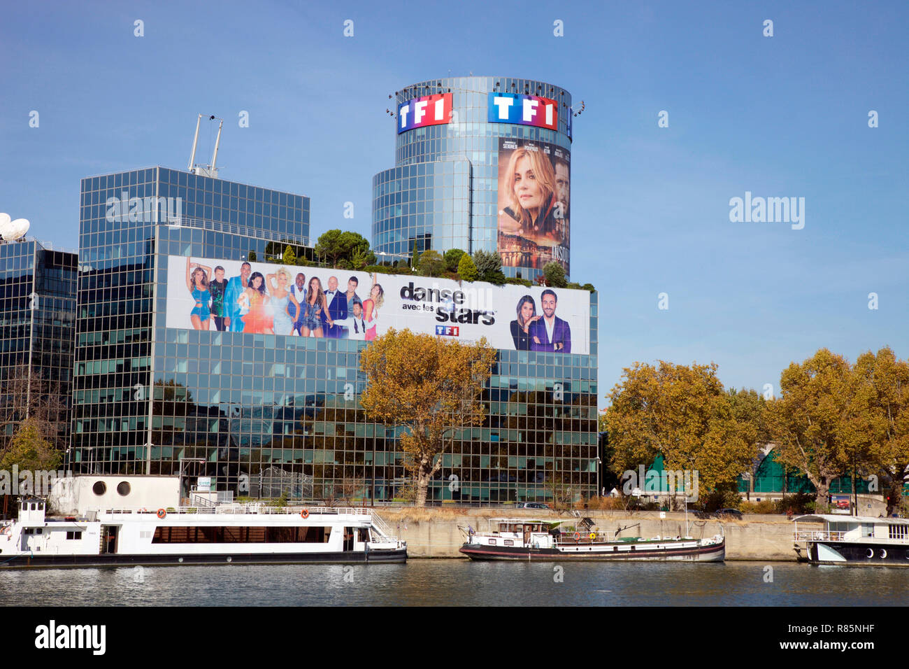 Tf1, chaîne de télévision privée, les plus populaires en Europe, sur les rives de la Seine, Paris Banque D'Images
