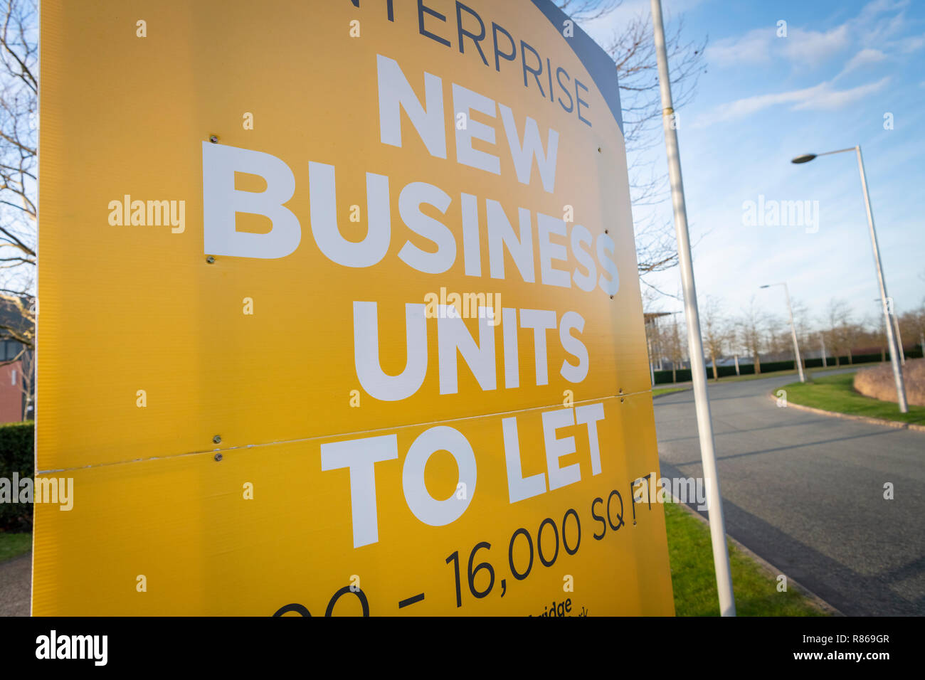 Un signe de la publicité nouvelles unités commerciales pour laisser au Cambridge Research Park Waterbeach Cambridgeshire UK bu Enterprise Banque D'Images