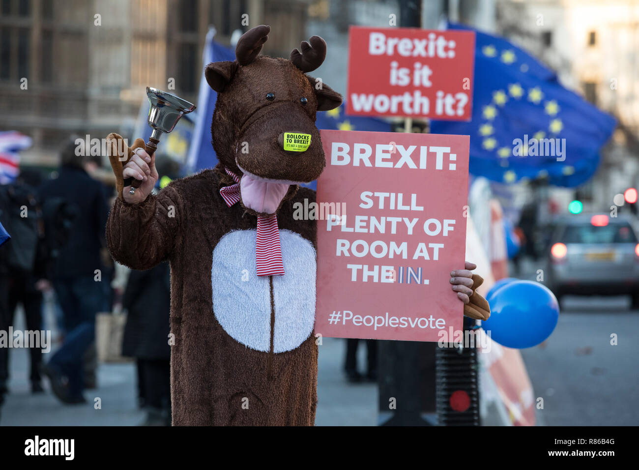 Anti-Brexit manifestants devant Chambre du Parlement, Whitehall, Londres, Angleterre, Royaume-Uni Banque D'Images