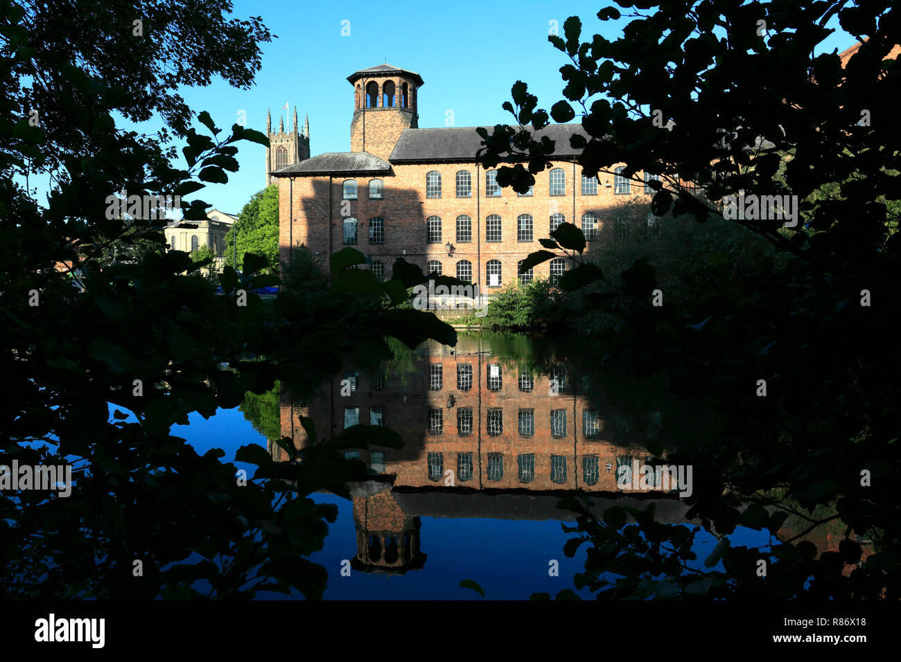 Le moulin à soie, un site du patrimoine mondial sur la rivière Derwent, le centre-ville de Derby, Derbyshire, Angleterre, RU Banque D'Images