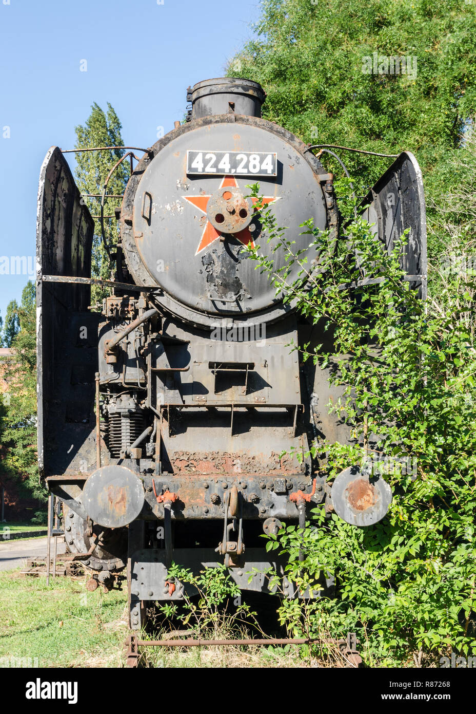 Vieux train soviétique avec une étoile rouge dans Istvantelek train yard, Budapest, Hongrie Banque D'Images