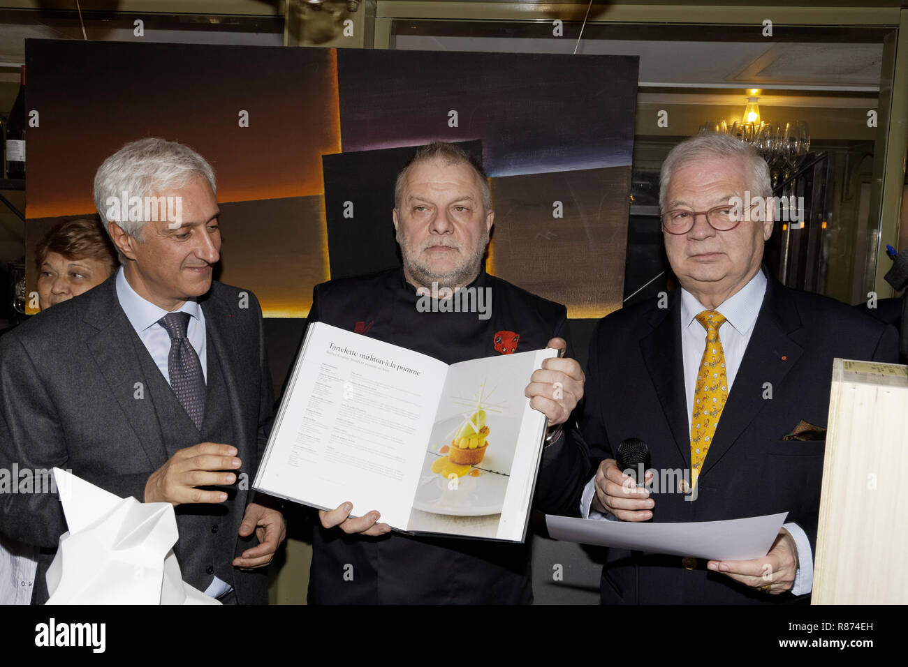 Paris, France. Dec 12, 2018. Stéphane Layani, Philippe Renard et Jean-Marc de Margerie d'assister au Prix littéraire de la gastronomie Antonin Carê Banque D'Images