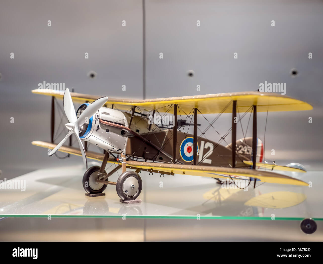 PRAGUE, RÉPUBLIQUE TCHÈQUE - 8 mars 2017 : Deux places British Bristol F2B Fighter 1917-1918, Musée Technique National de Prague Banque D'Images