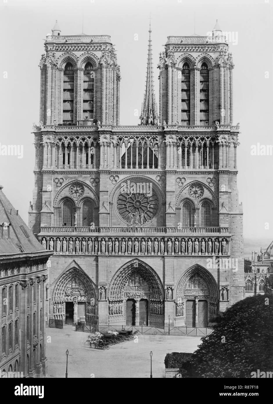 Façade, Notre-Dame de Paris, Paris, France, l'argent à l'albumine, Edouard Baldus, années 1860 Banque D'Images