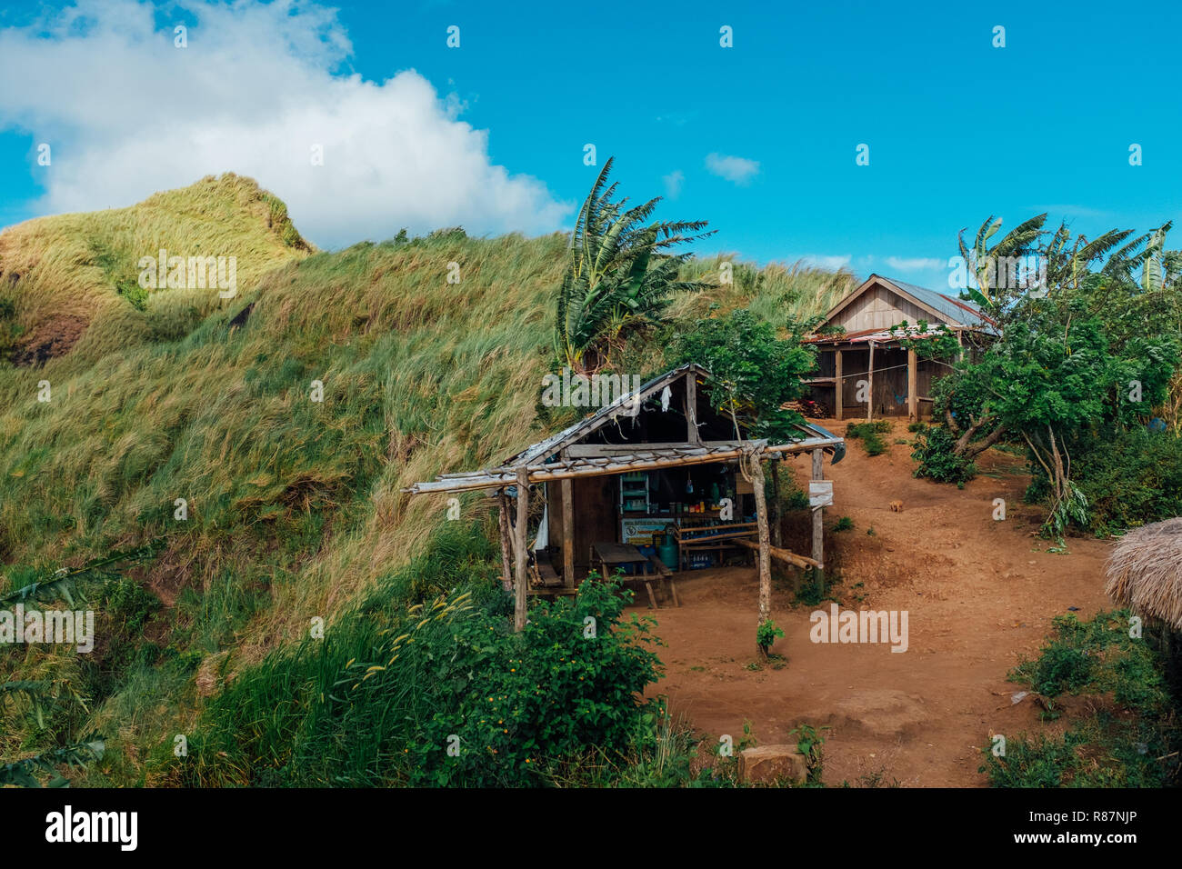 Un sentier de randonnée du mont Batulao dans la province de Batangas, Philippines Banque D'Images