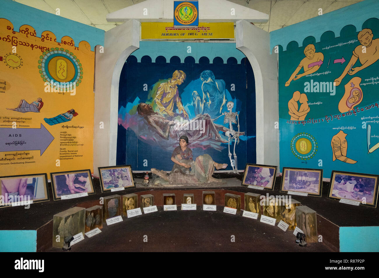 Exposition au Musée de l'élimination de la drogue dans la région de Yangon, Myanmar. Banque D'Images