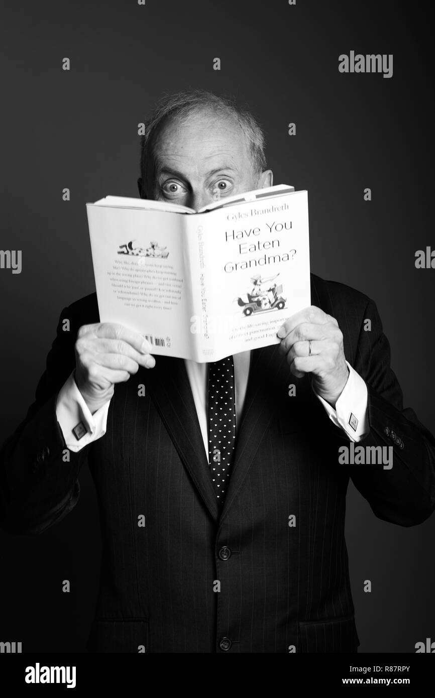 Gyles Brandreth au déjeuner littéraire Oldie 11/12/18, Simpson sur le Strand. Banque D'Images