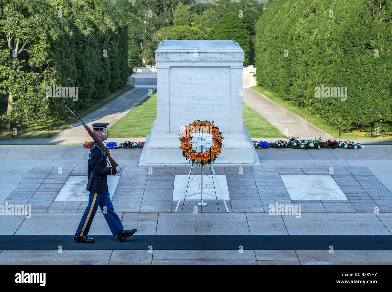 Gardé tombe du Soldat inconnu, le cimetière d'Arlington, Virginia, USA. Banque D'Images
