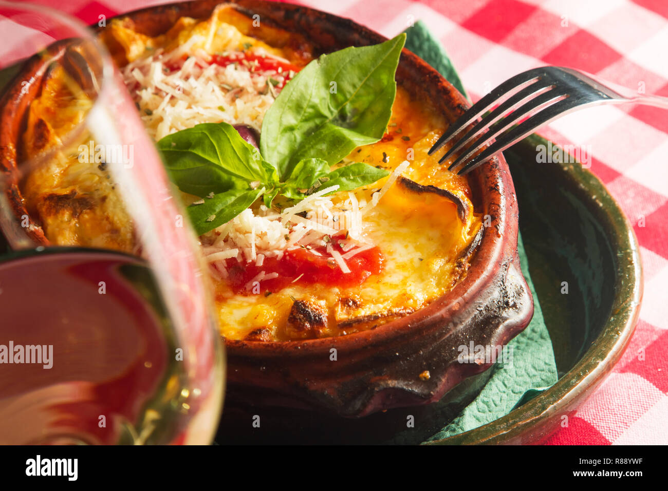 Au Feu De Bois Rustique Traditionnel De Style Italien Dans Un Pot