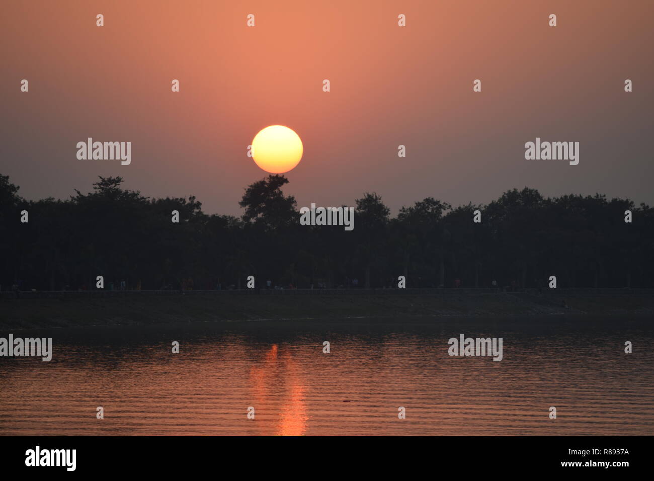 Vue du coucher de soleil au lac Sukhna Banque D'Images