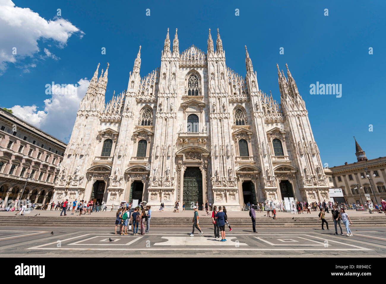 Vue horizontale de la cathédrale de Milan à Milan, Italie. Banque D'Images Vue horizontale de la cathédrale de Milan à Milan, Italie. Banque D'Images