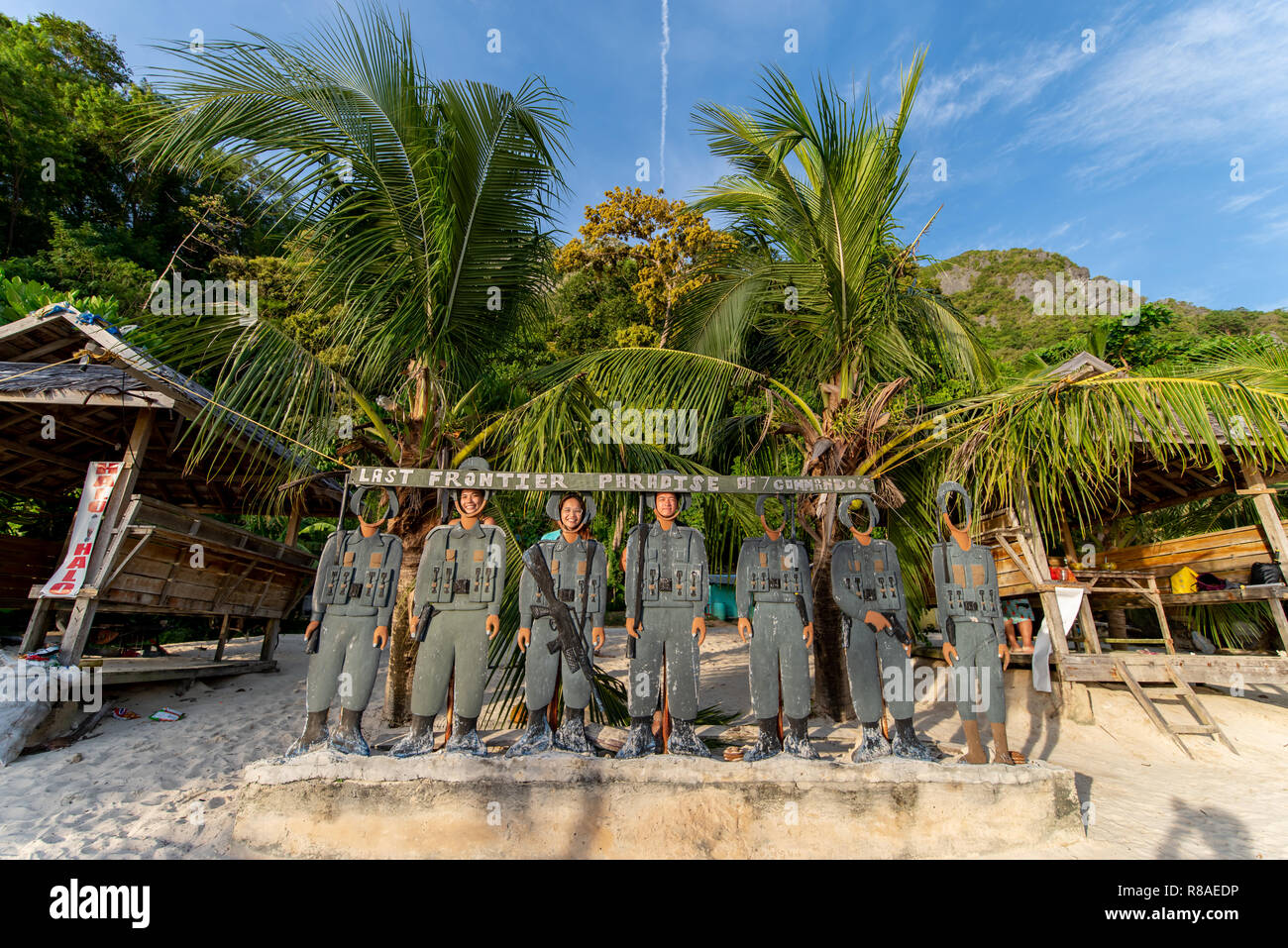 Nov 18,2018 les voyageurs qui prennent des photos sur la plage de l'île commandos 7 en El Nido, Palawan, Philippines Banque D'Images