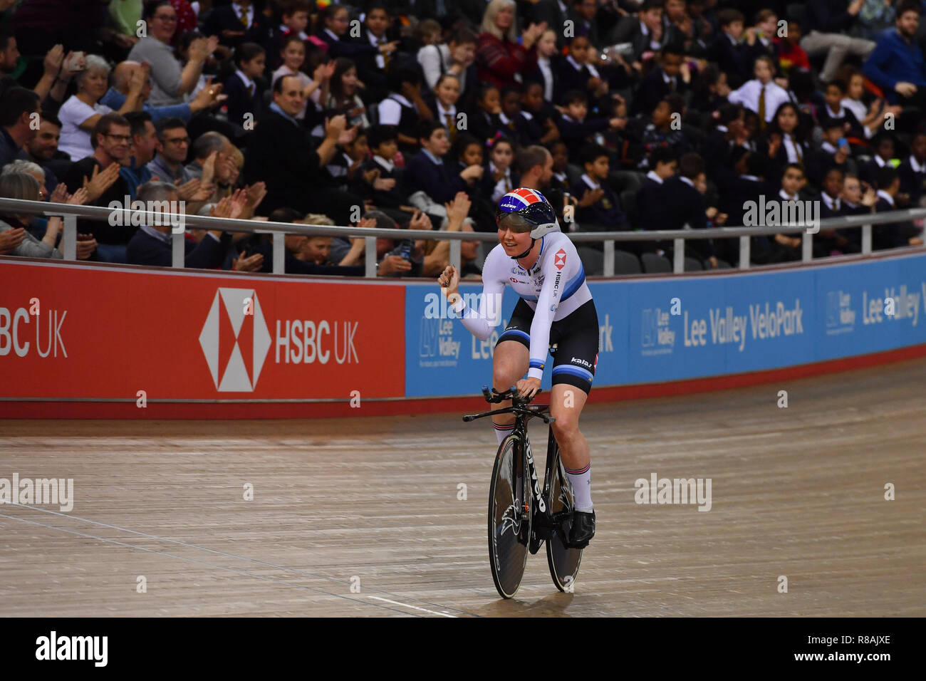 Londres, Royaume-Uni. 14 Décembre, 2018. ARCHIBALD Katie, Elinor BARKER, Eleanor Dickinson et Kenny Laura (GBR) en poursuite féminine se qualifier durant Tissot la Coupe du Monde de Cyclisme sur Piste UCI IV à Lee Valley VeloPark Vendredi, 14 décembre 2018. Londres en Angleterre. (Usage éditorial uniquement, licence requise pour un usage commercial. Aucune utilisation de pari, de jeux ou d'un seul club/ligue/dvd publications.) Crédit : Taka Wu/Alamy Live News Banque D'Images