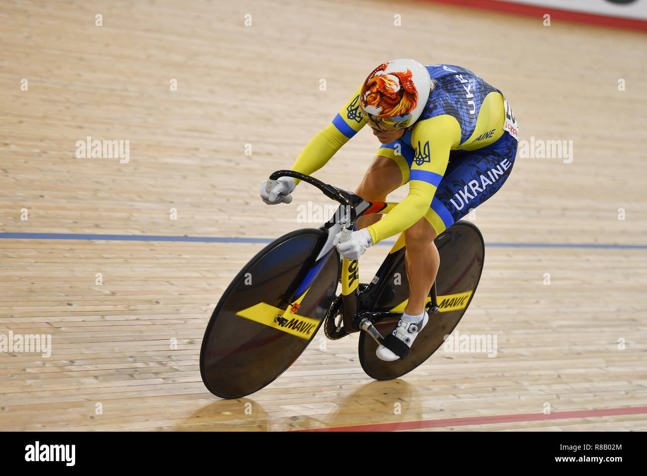 Londres, Royaume-Uni. 15 Décembre, 2018. Liubov Basova (UKR) à l'égard des  femmes (200m) au cours de Tissot la Coupe du Monde de Cyclisme sur Piste  UCI IV à Lee Valley VeloPark le