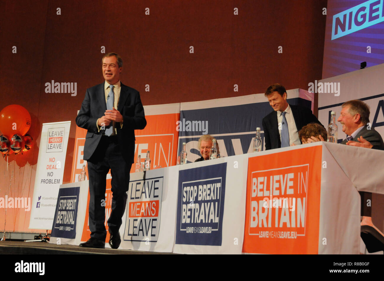 Londres, Royaume-Uni. 15 Décembre, 2018. Nigel Farage est prête à l'adresse Brexit en colère, les électeurs mécontents de PM Theresa May's mauvaise de la part de l'UE. Credit : Dario Earl/Alamy Live News Banque D'Images