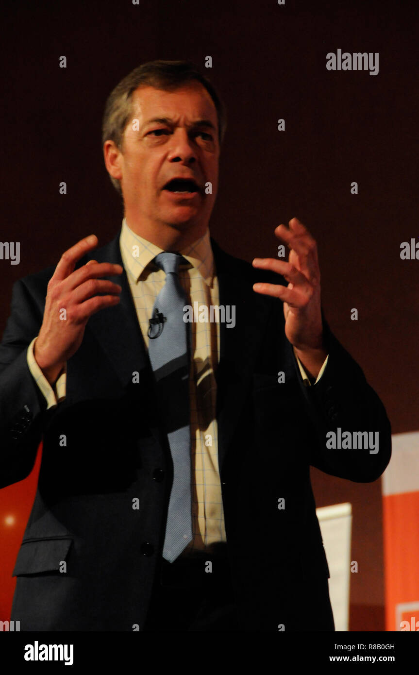 Londres, Royaume-Uni. 15 Décembre, 2018. L'ancien chef de l'UKIP, Nigel Farage, exprime sa consternation face à PM Theresa peut sortir les pauvres de la part de l'UE. Credit : Dario Earl/Alamy Live News Banque D'Images
