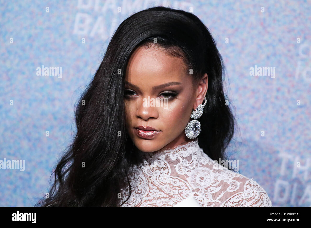 Manhattan New York Ny Usa 13 Septembre Rihanna Robyn Rihanna Fenty Rihanna Au Diamant De La 4e Balle Au Profit De La Fondation A Tenu A Lionel Clara Cipriani Wall Manhattan New York Ny Usa 13 Septembre Rihanna Robyn Rihanna Fenty Rihanna Au Diamant De La 4e Balle Au Profit De La Fondation A Tenu A Lionel Clara Cipriani Wall
