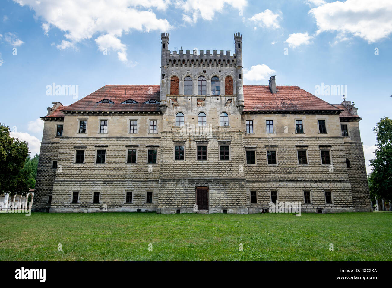 Mirów château transformé en l'institution et un Wincenty Witos situé dans l'école agricole Książ Wielki, Pologne Banque D'Images