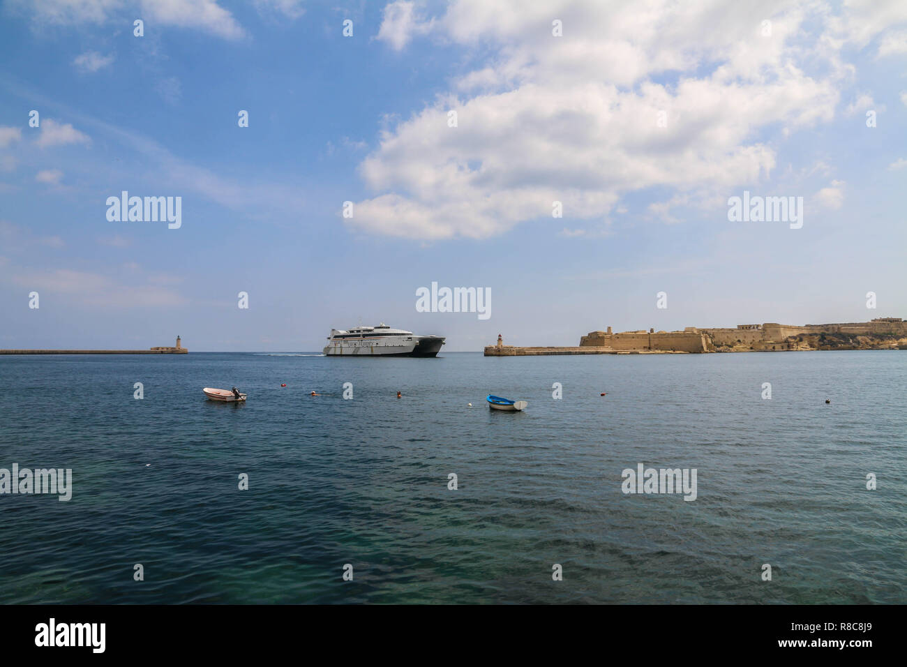 Virtu Ferries bateau est arrivé au port de La Valette, Malte Banque D'Images