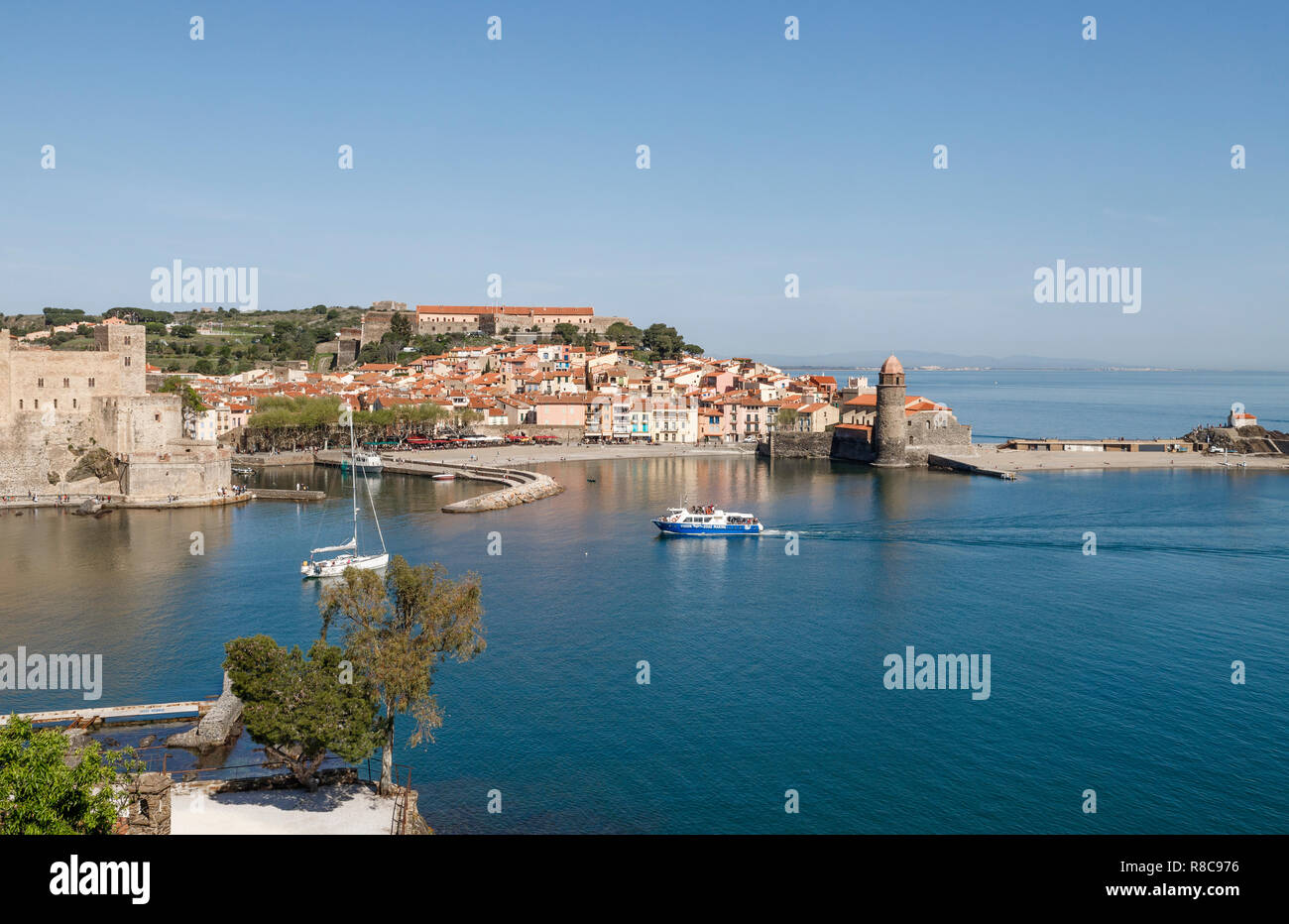 France, Pyrénées Orientales, Collioure, Côte Vermeille, baie de Collioure // France, Pyrénées-Orientales (66), la Côte Vermeille, Collioure, baie de Colli Banque D'Images