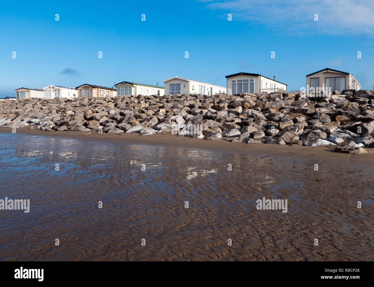 Caravanes statiques en face de la plage près de Somerset à Brean Down UK Banque D'Images